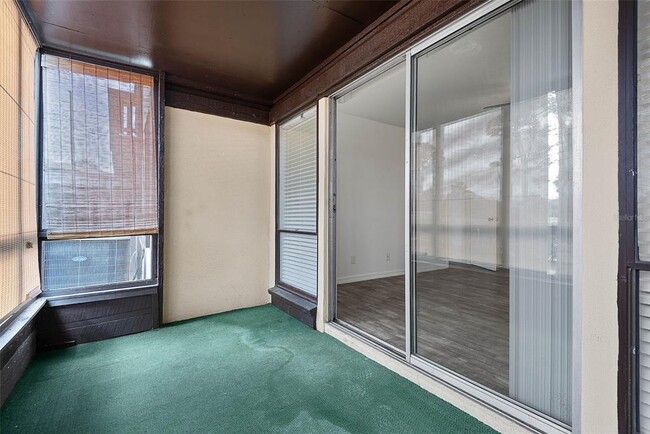 Building Photo - 60 Club House Dr