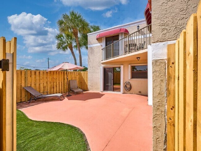 Building Photo - 4065 Village Dr