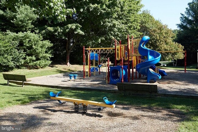 Building Photo - 5700 Chapman Mill Dr