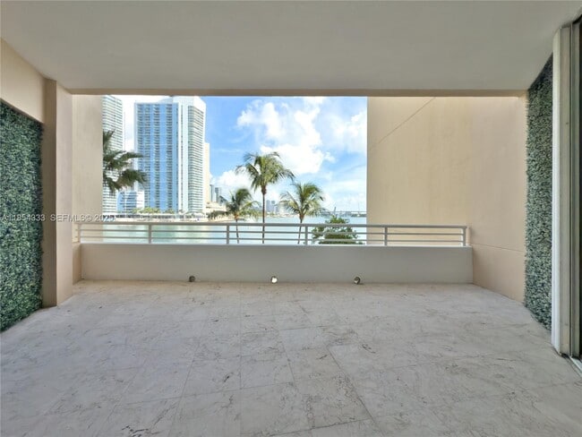 Building Photo - 848 Brickell Key Dr