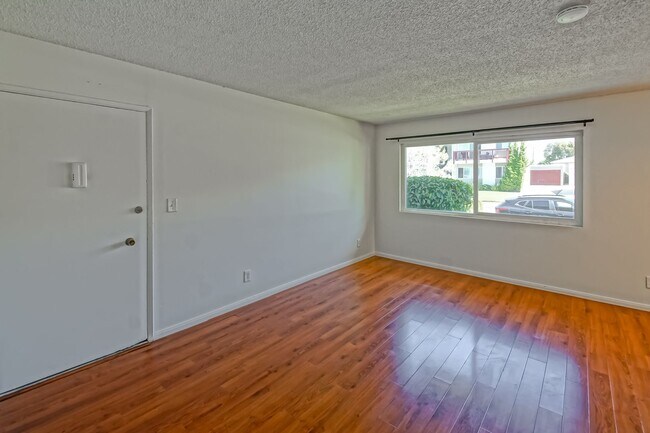 Building Photo - 25227 Bigelow Rd