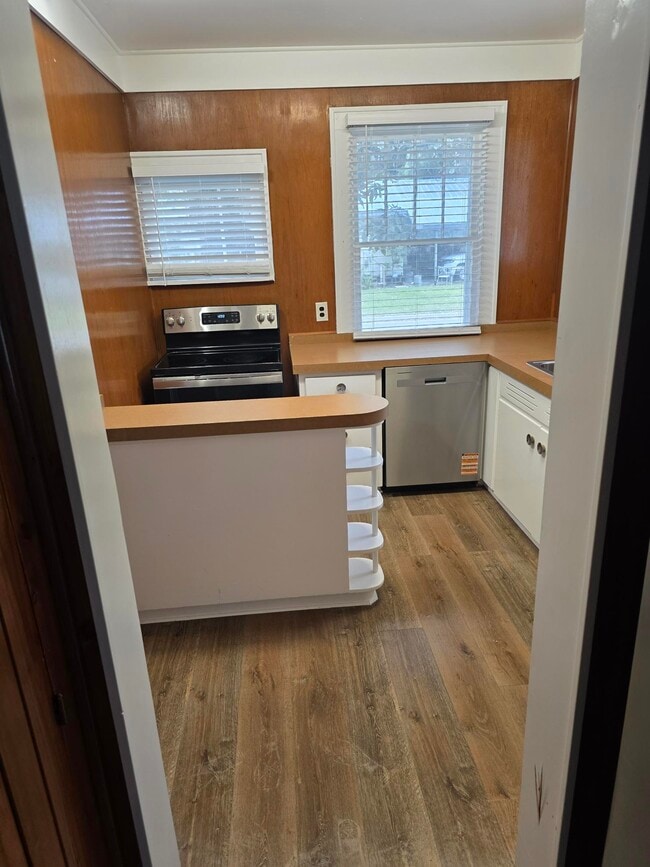 Building Photo - 301 Park Ave