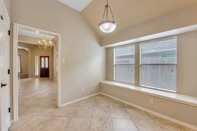 Building Photo - 871 Falling Springs Ln