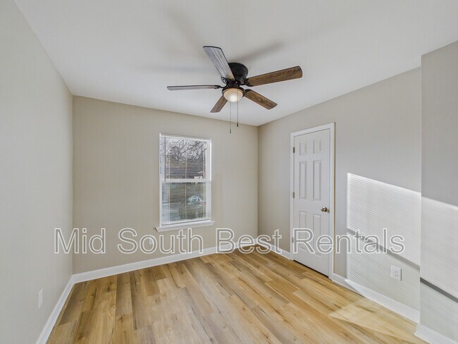 Building Photo - 2113 S Martin St