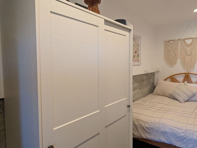 Building Photo - 6208 Roy St