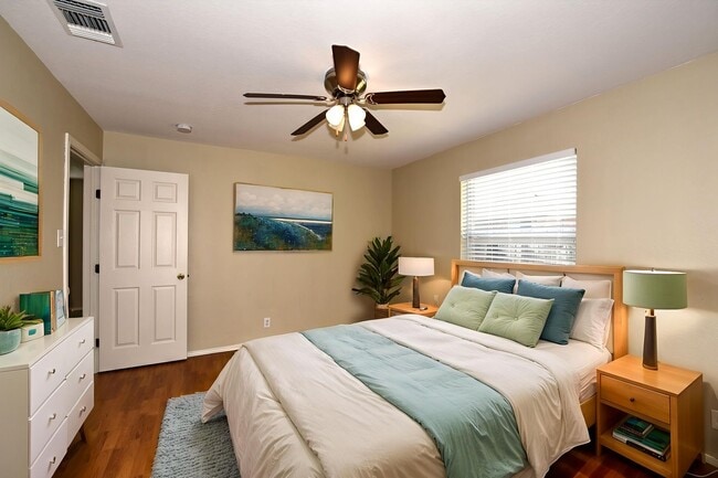 Building Photo - GREAT LOCATION: 1604 & SHAENFIELD | 3 BEDS | 2 BATHS | MOVE IN READY