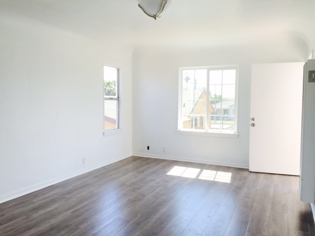 Building Photo - 1429 W 64th St