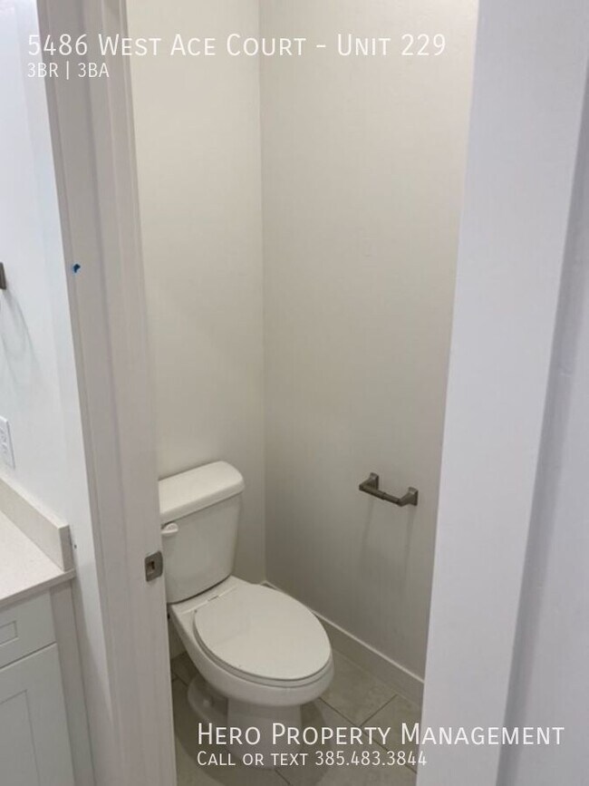 Building Photo - 5486 Ace Ct