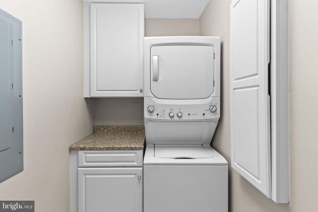 Building Photo - 25001 Half Pone Point Rd