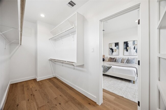 Building Photo - 2810 Mills St