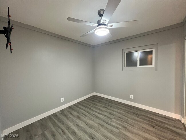 Building Photo - 3140 Hebard Dr