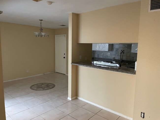 Building Photo - 12510 Manor Ct