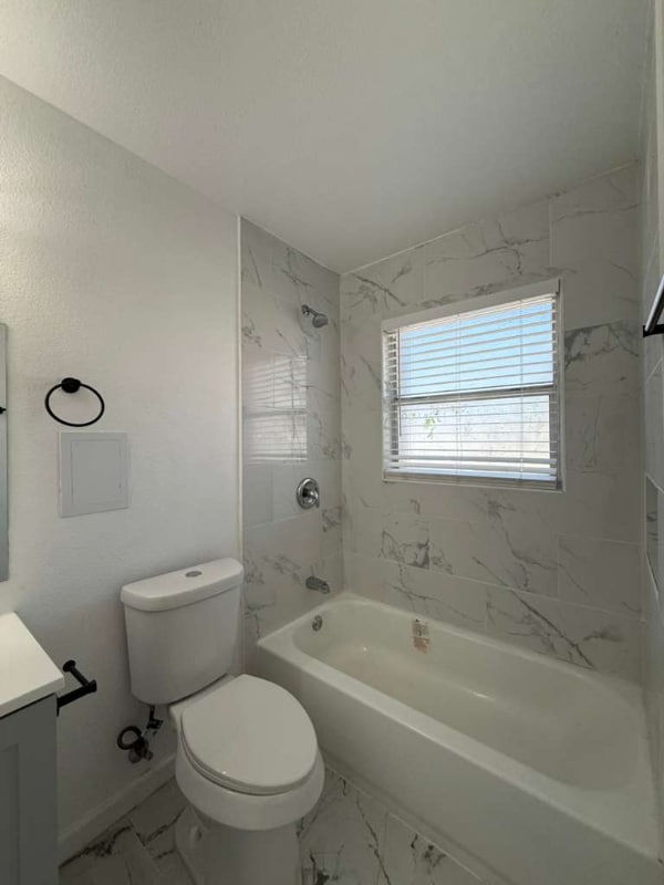 Building Photo - 230 Craigmont Ln