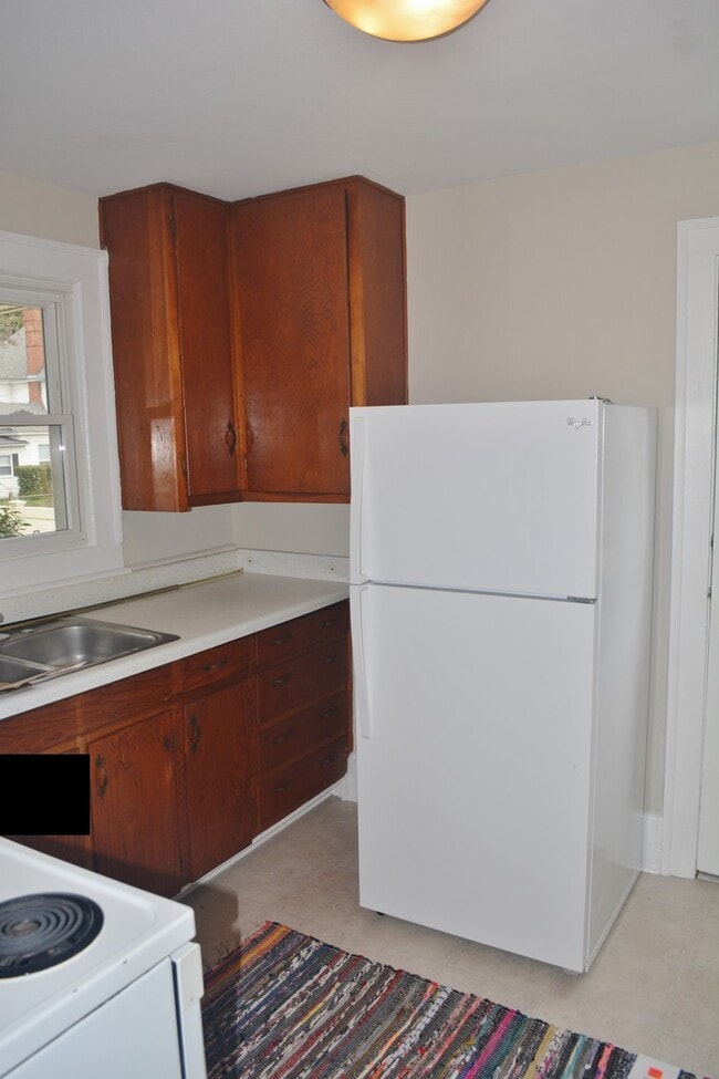 Building Photo - 2 Bedroom/1 Bathroom Brick Home, Lillingto...