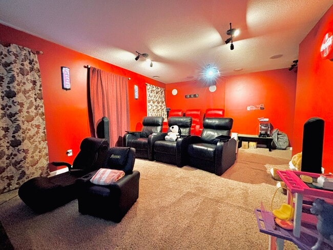 Building Photo - ONE OF A KIND 5bed/4bath!  *HOME THEATER* ...