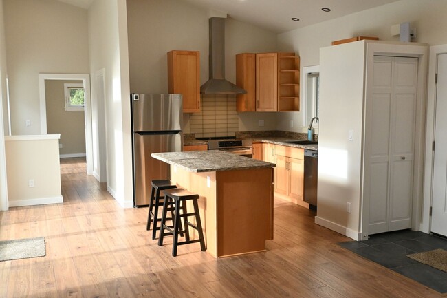 Building Photo - Brand New Modern 1BR Home in Port Townsend...