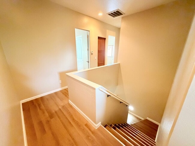 Building Photo - Move-in Special! End Unit *Gated* Downtown Phx Townhome 2 Car Garage!