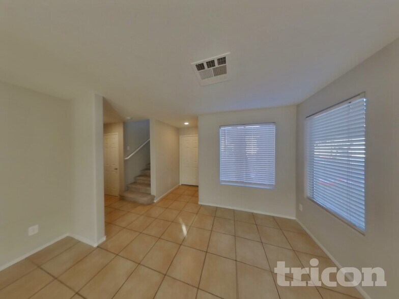 Building Photo - 2114 Seattle Shore St