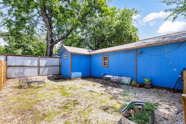 Building Photo - 4609 Gonzales St