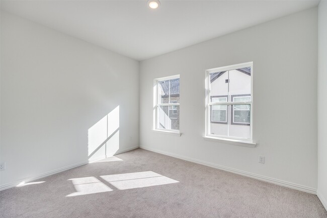 Building Photo - 2414 Ash Ln