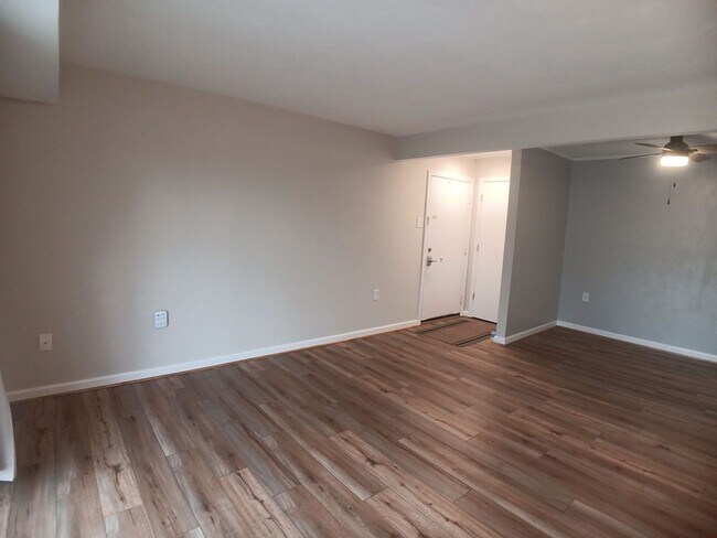 Building Photo - Blacksburg, 2 BR / 1 BA Available August 7th, 2026.