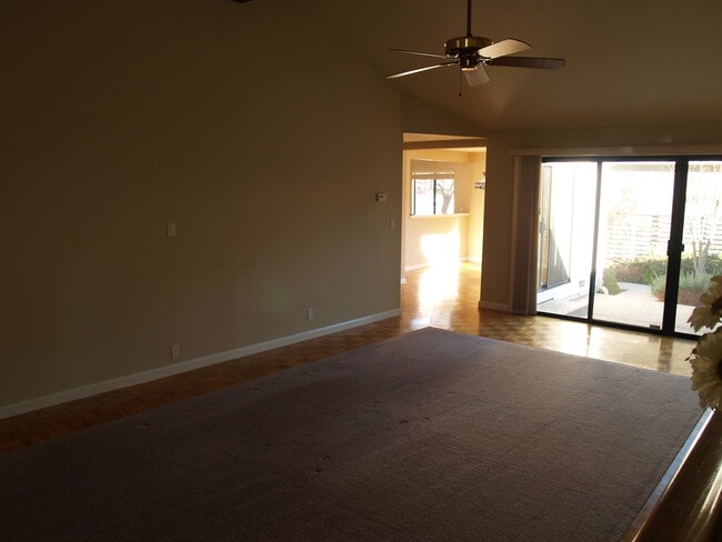 Building Photo - DANVILLE, 3BD/2BA Single Story Family Home...