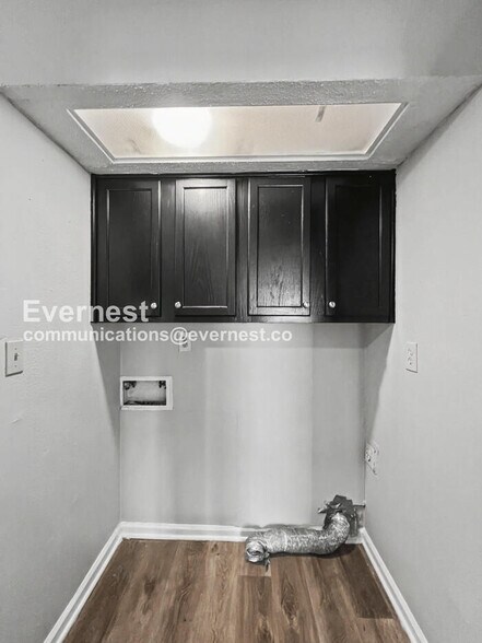 Building Photo - 4330 Almo Ave