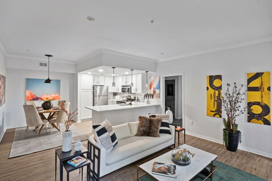 Building Photo - City Park in the Heights