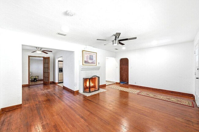 Building Photo - 1516 SW 24th St