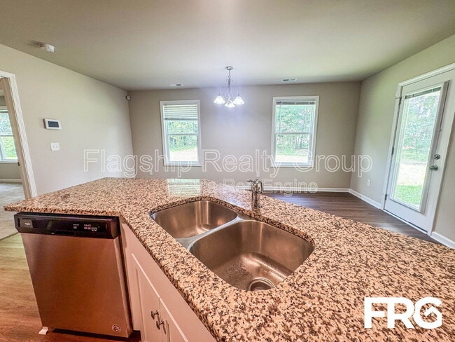 Building Photo - 110 Highland Pk Dr