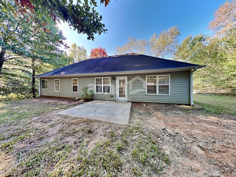 Building Photo - 3740 Scotland Ln SW