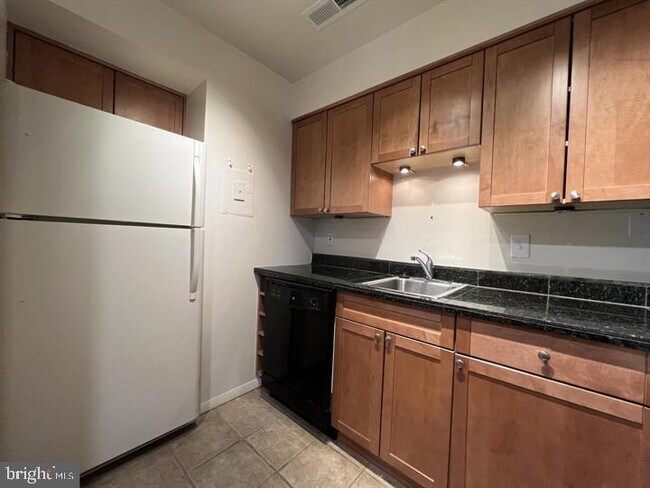 Building Photo - 2109 Walsh View Terrace