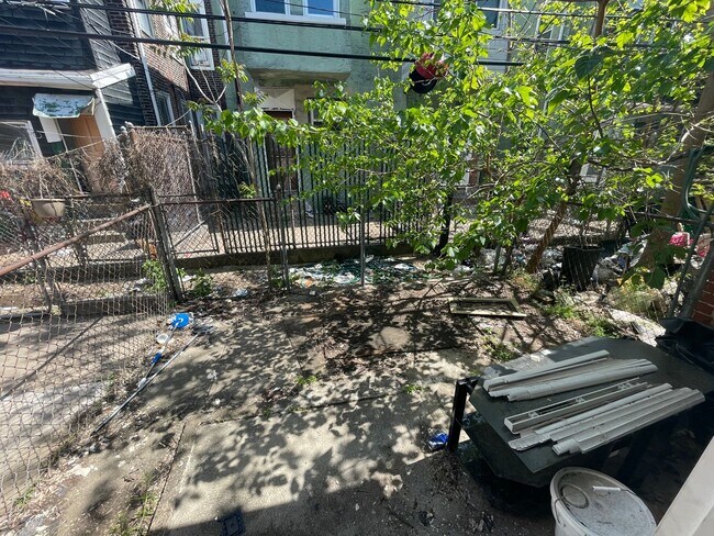 Building Photo - 3451 Braddock St