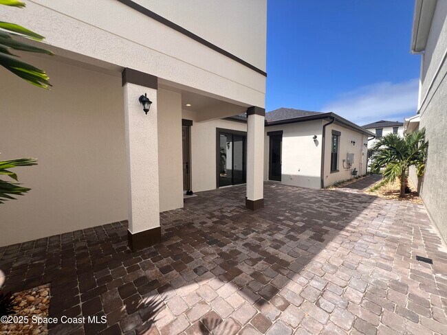 Building Photo - 7680 Allure Dr