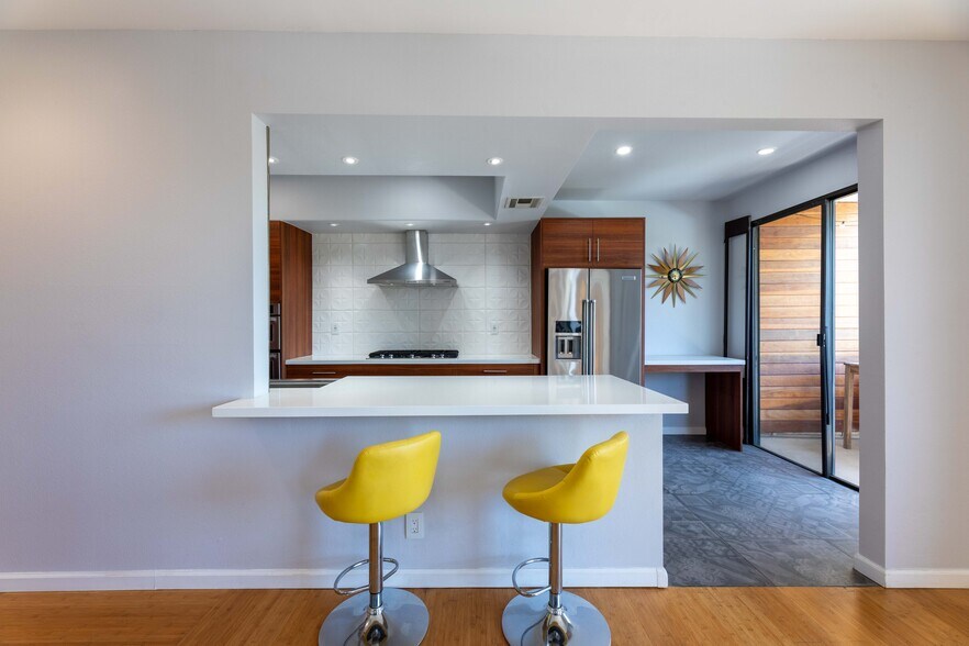 kitchen - 11322 Camarillo St