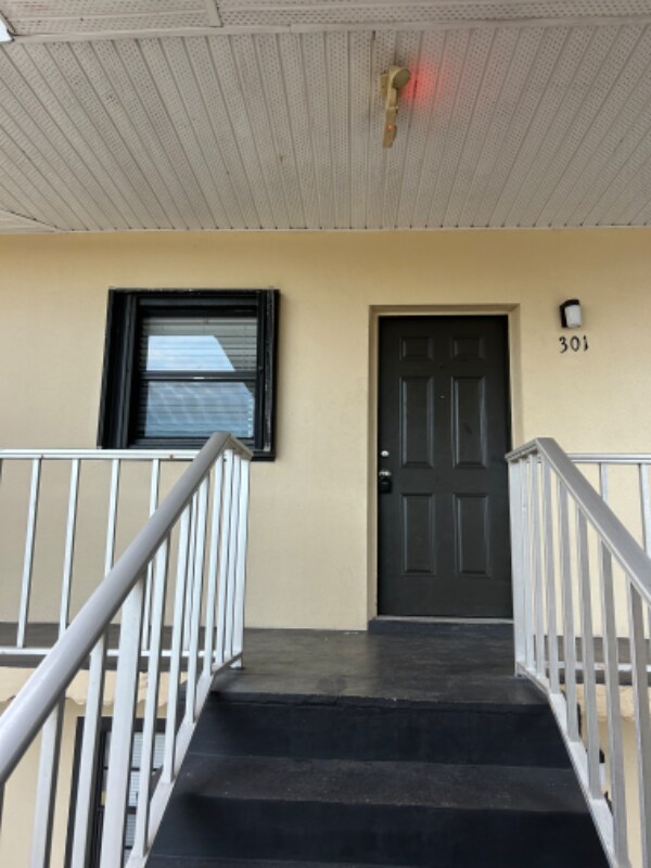 Building Photo - 701 N Indian River Dr
