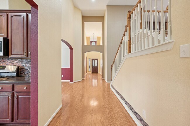 Building Photo - 15114 Magnoliabough Pl