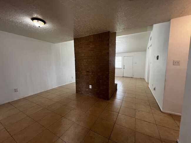 Building Photo - 2 Bedroom 2 Bath in Missouri City, Tx