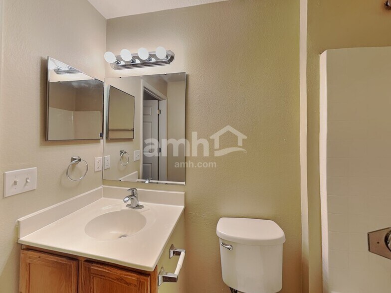 Building Photo - 5498 Cougar Park Ct