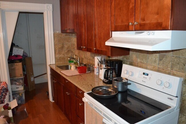 Primary Photo - 34 Chestnut St