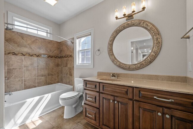 Building Photo - Pet Friendly Four Bedroom off Exit 8!