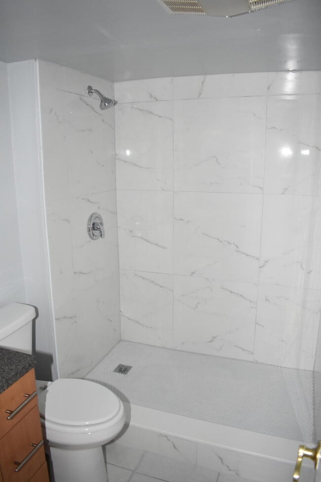 Building Photo - 1131 SE 4th St