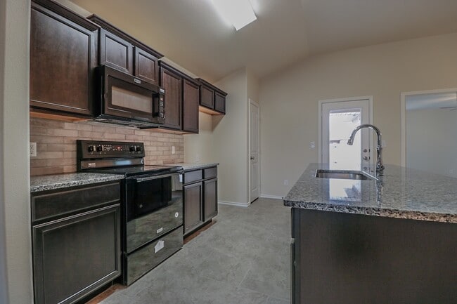 Building Photo - 7418 104th St