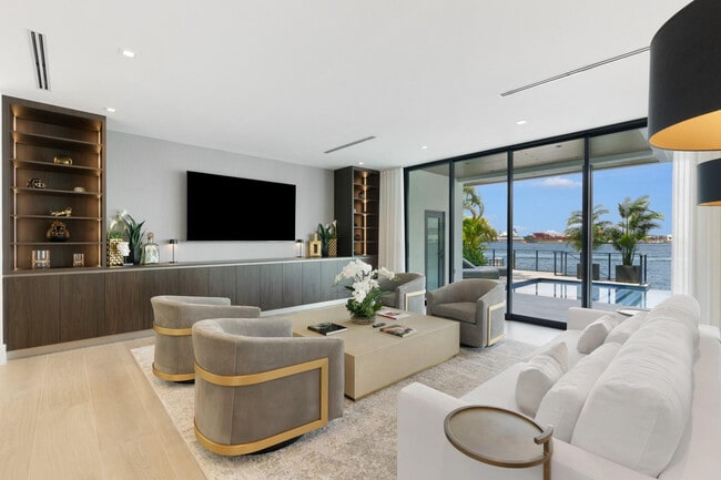 Building Photo - 1957 Harbourview Dr