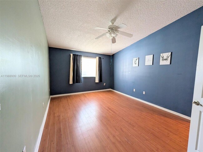 Building Photo - 2320 SE 23rd Rd