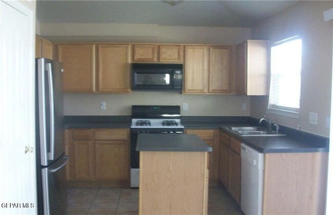 Building Photo - 7995 Crescent Moon Ct