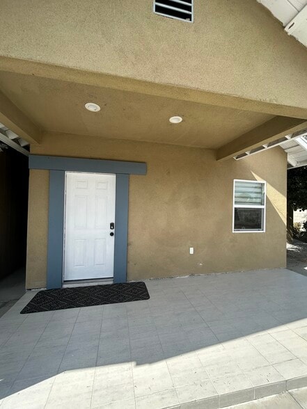 Primary Photo - 8825 Orangewood Ave