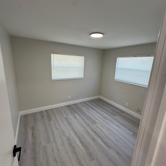 Building Photo - 3620 NW 9th St