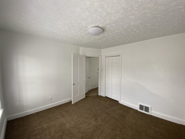 Building Photo - 93 B St
