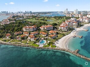 Building Photo - 19133 Fisher Island Dr